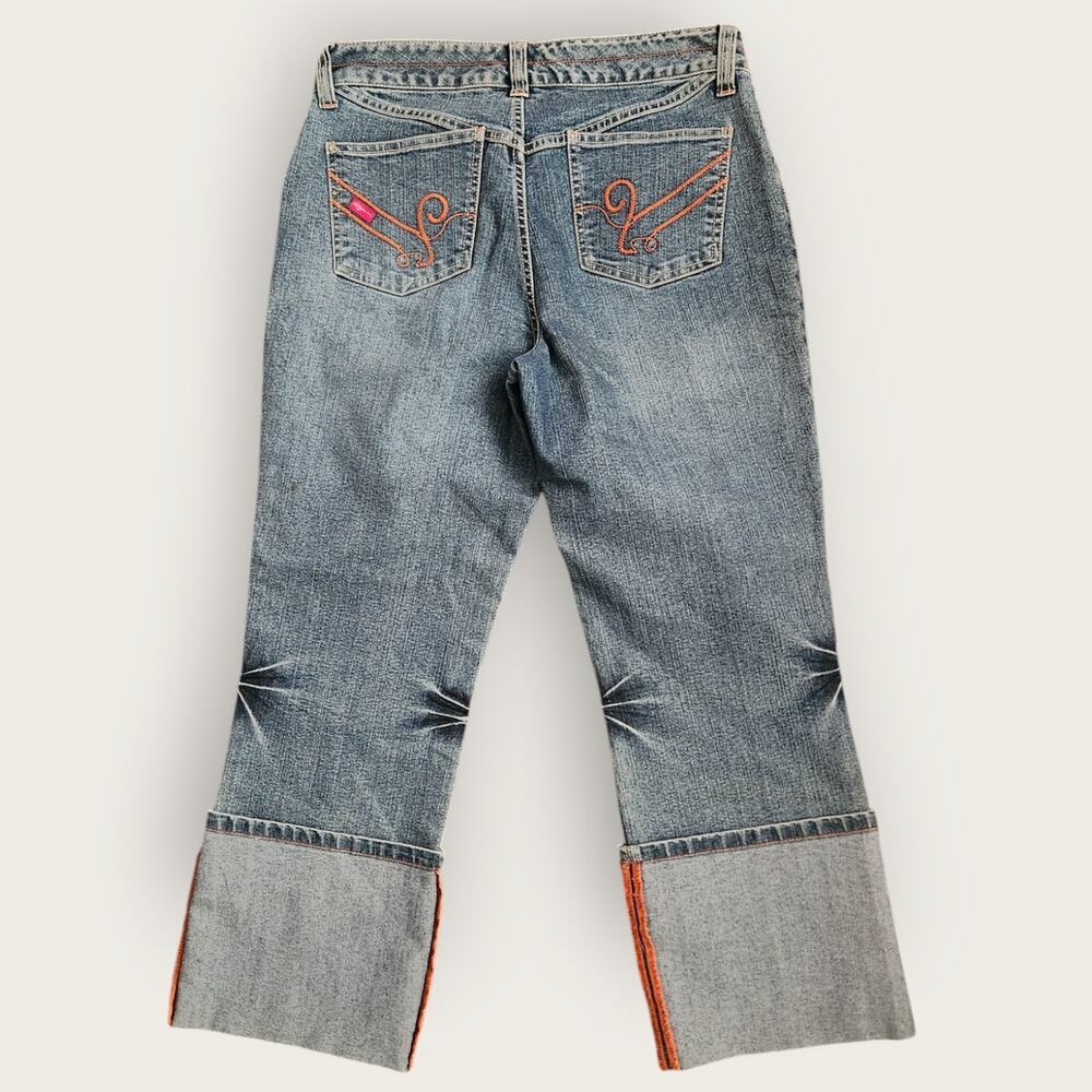 Fubu capri denim Juniors/ladies Sz 7/8 cuffed medium wash mid-rise - Picture 2 of 12